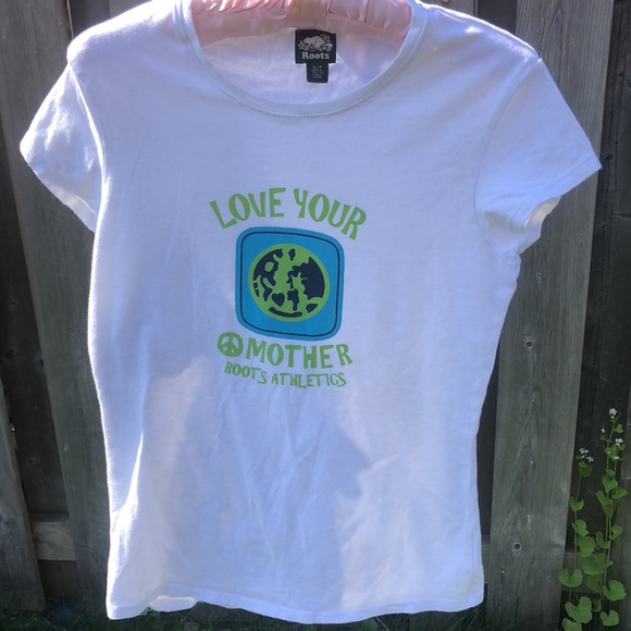 Roots love your mother T-shirt size small. - Picture 2 of 4